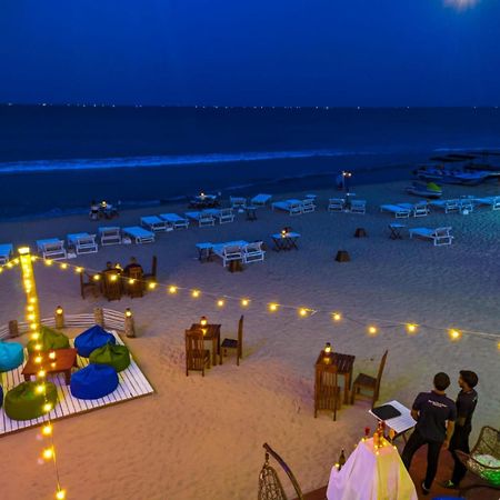 Blue Sand Beach Resort Тринкомалі Екстер'єр фото