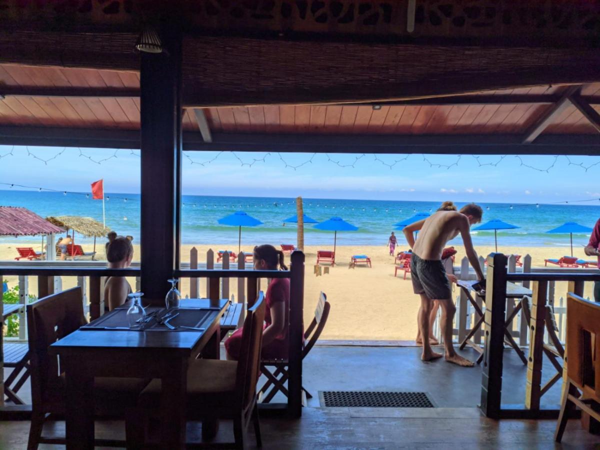 Blue Sand Beach Resort Тринкомалі Екстер'єр фото