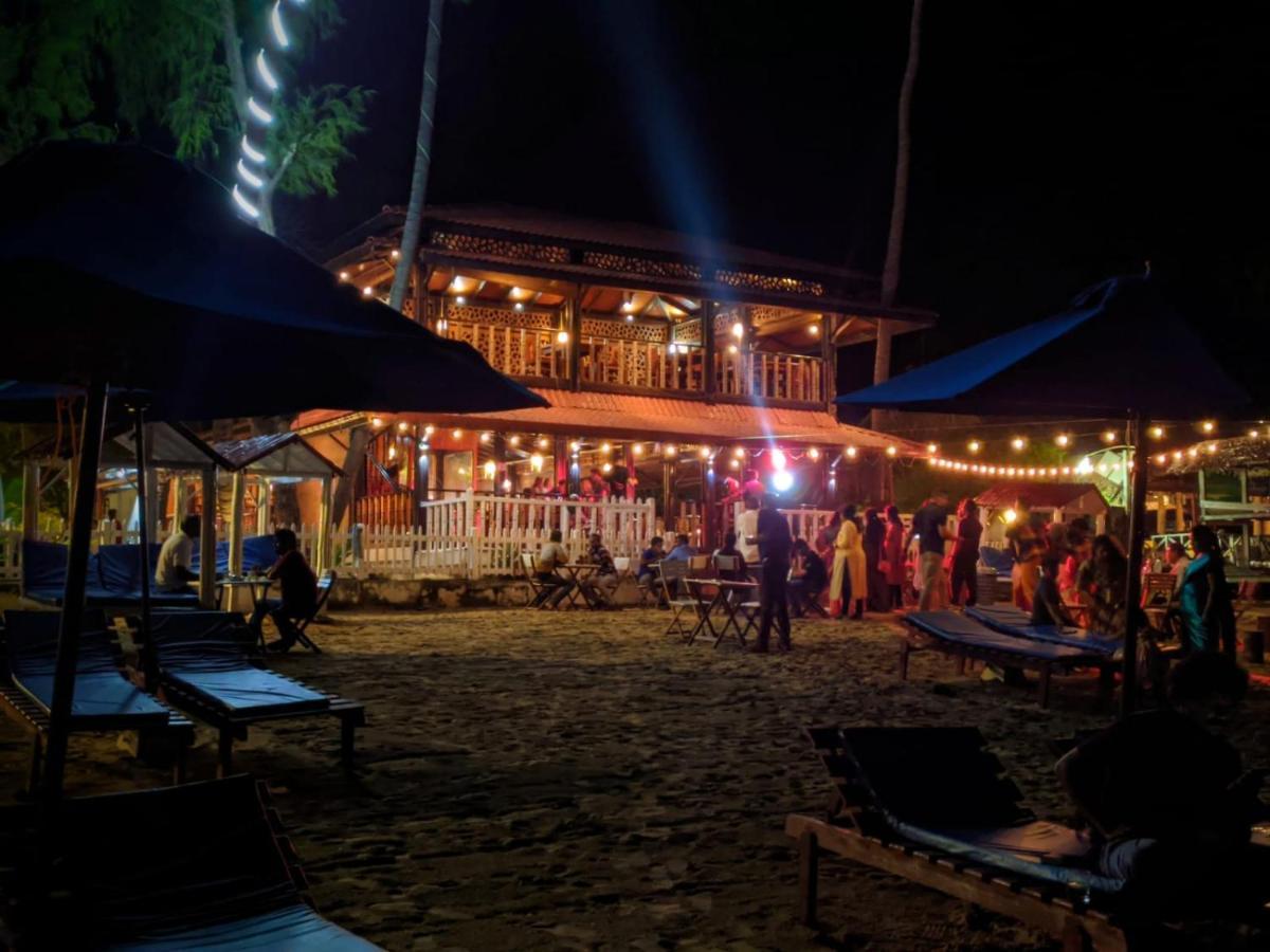 Blue Sand Beach Resort Тринкомалі Екстер'єр фото