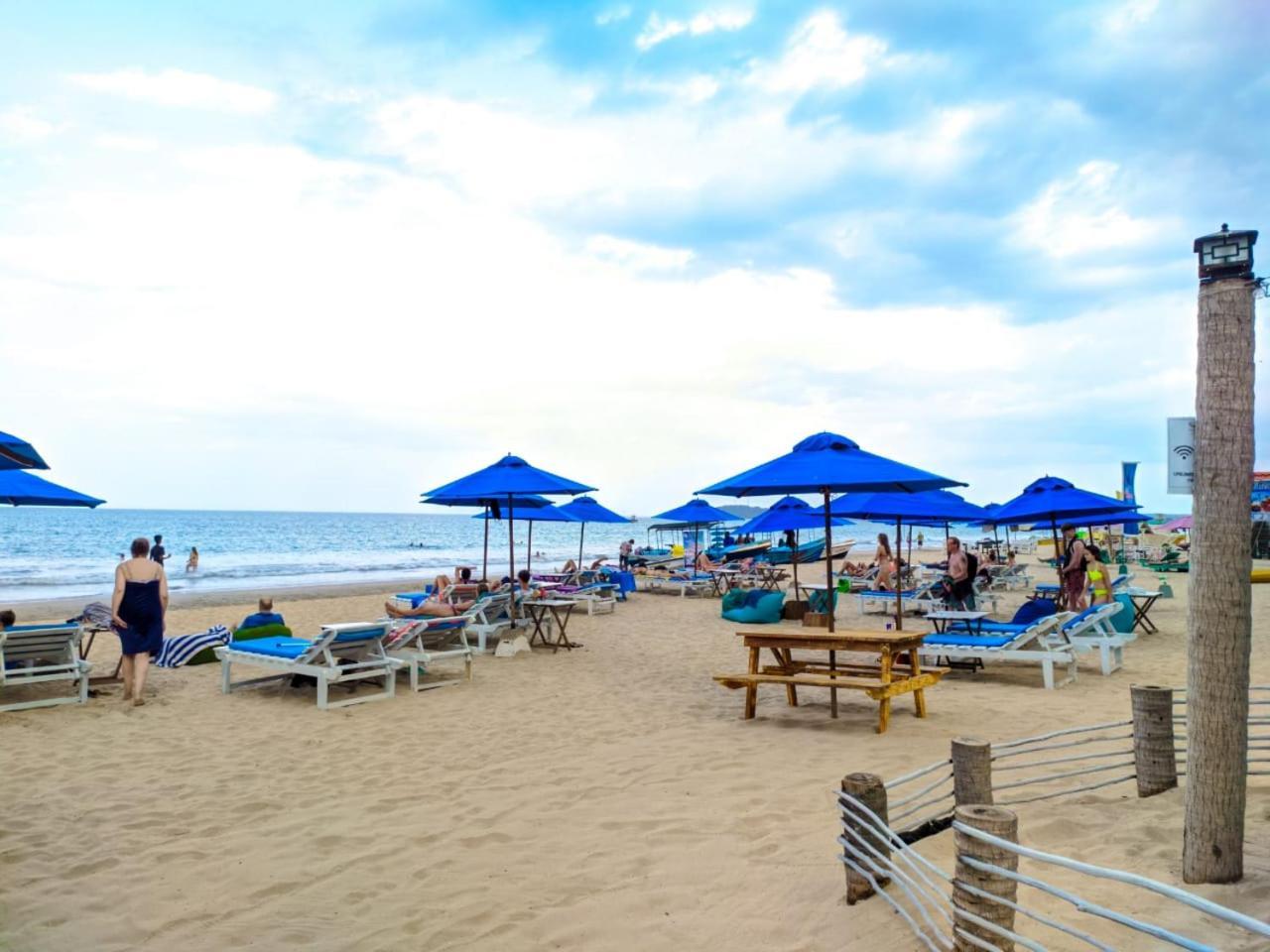 Blue Sand Beach Resort Тринкомалі Екстер'єр фото